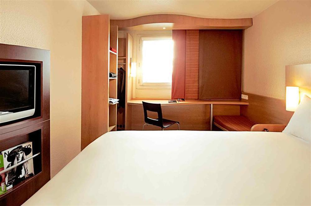 Ibis Lille Centre Grand Place Стая снимка